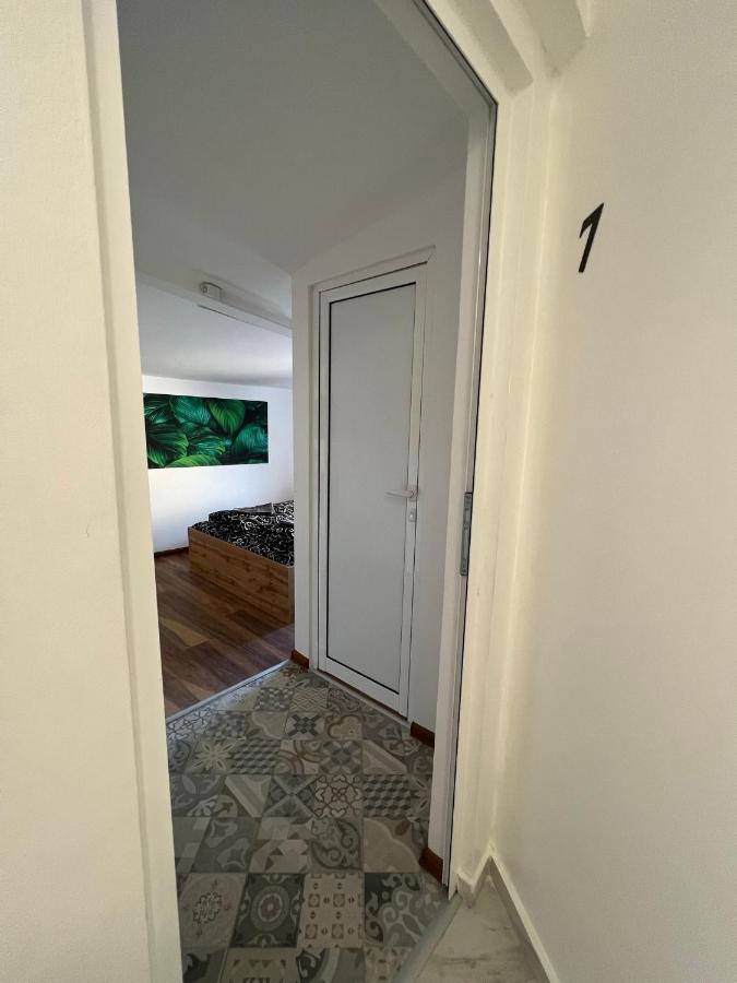 The Rainbow 7 Apartment Sofia Bagian luar foto